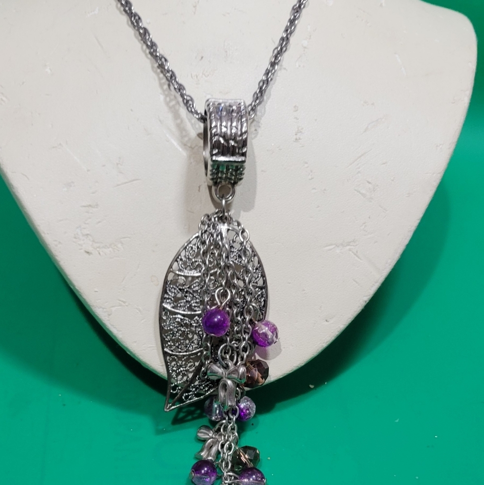 Silver and Purple Dangle Leaf Pendant Necklace